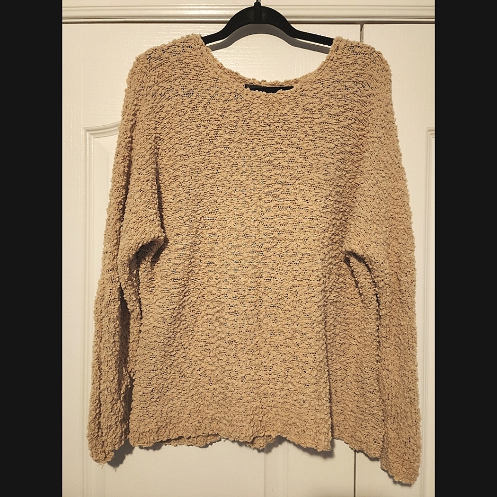 Beige popcorn sweater. Size M. Shein.